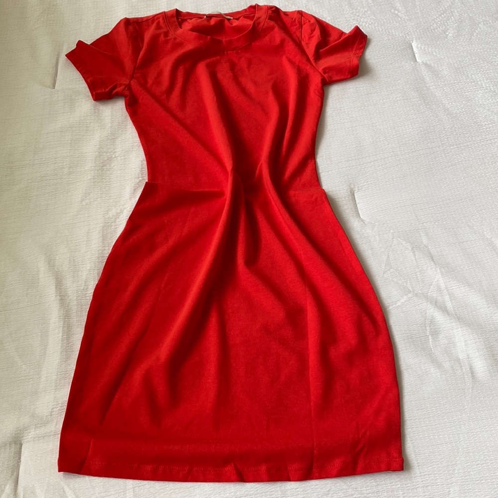Red bodycon dress